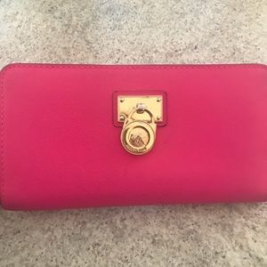 Michael kors wallet hot pink